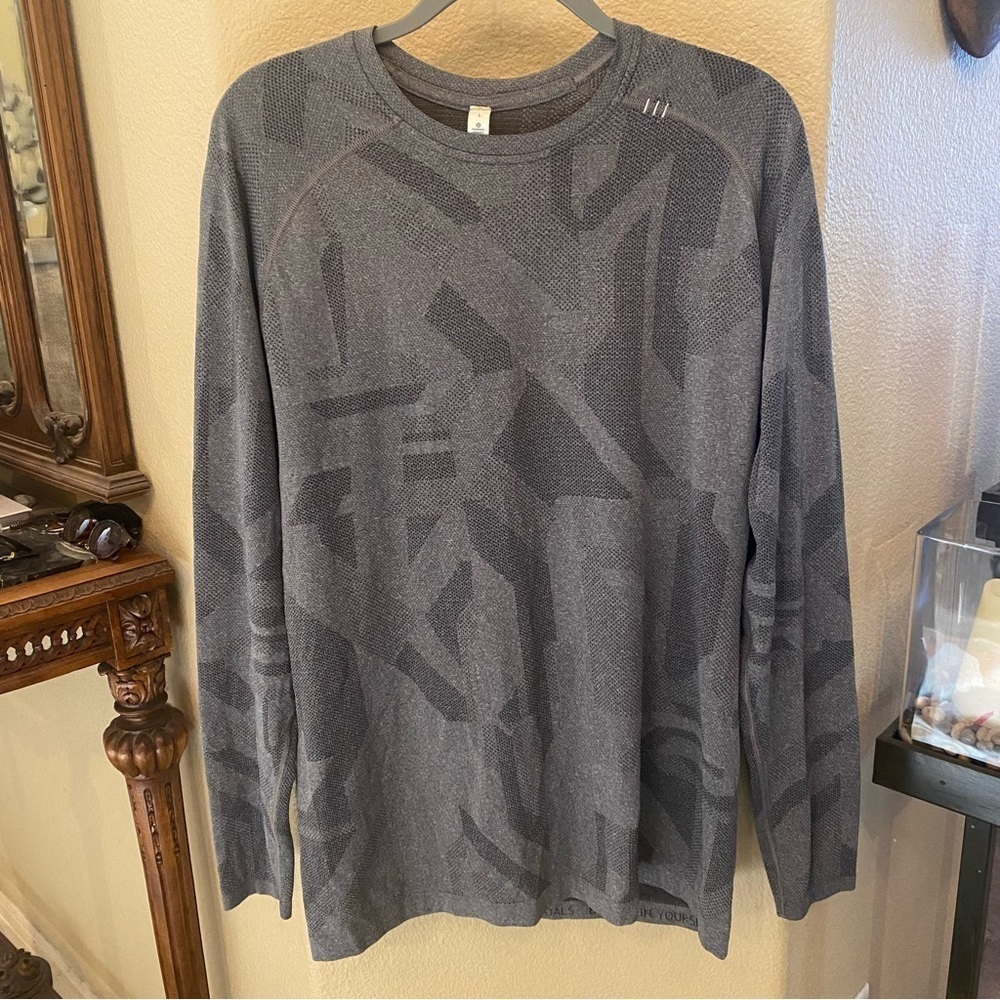 LULULEMON Men Gray Metal Vent Patterned Long Sleeve Shirt Size Large